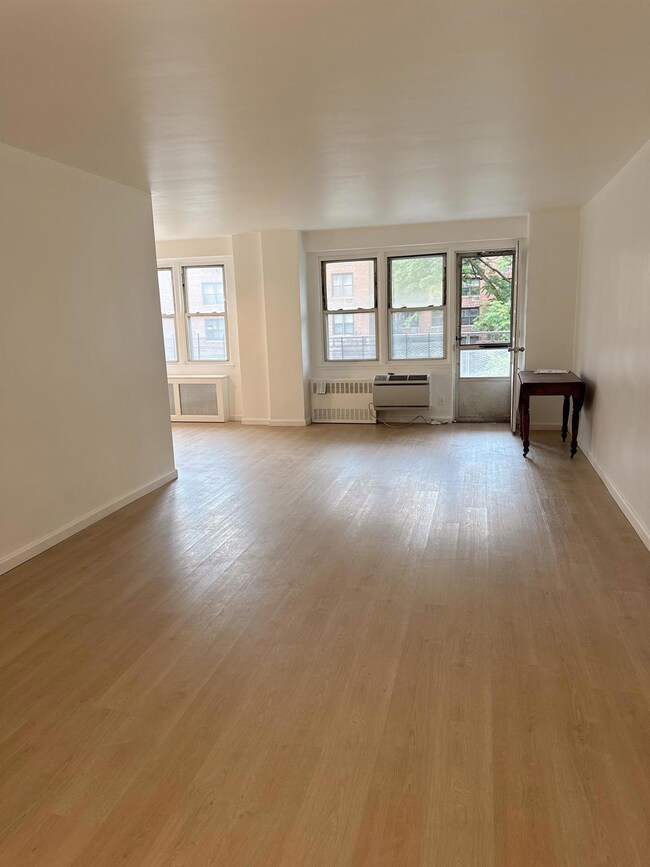 138-10 Franklin Ave unit 3L, Flushing, NY 11355 - photo 4