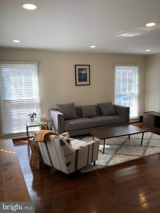 10201 Arizona Cir, Bethesda, MD 20817 - photo 3