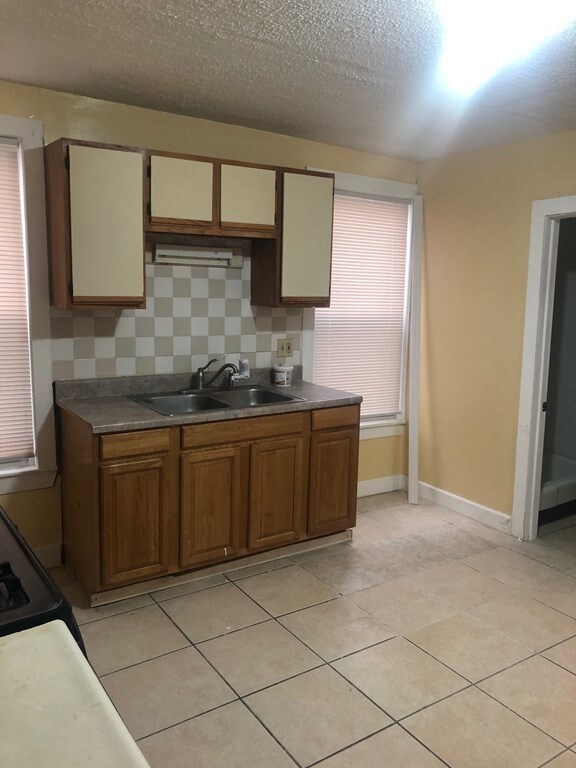 42 Spencer St unit 1, Lynn, MA 01905 - photo 6