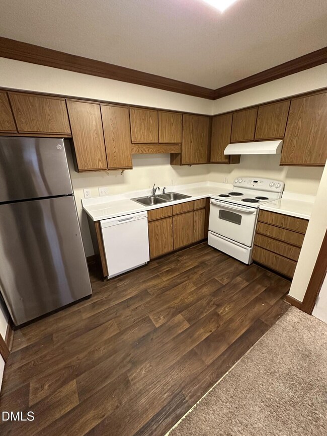 3535 Ivy Commons Dr unit 302, Raleigh, NC 27606 - photo 4