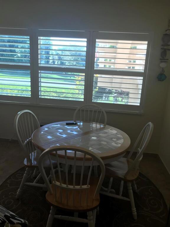 176 Cant H Dining area 2
