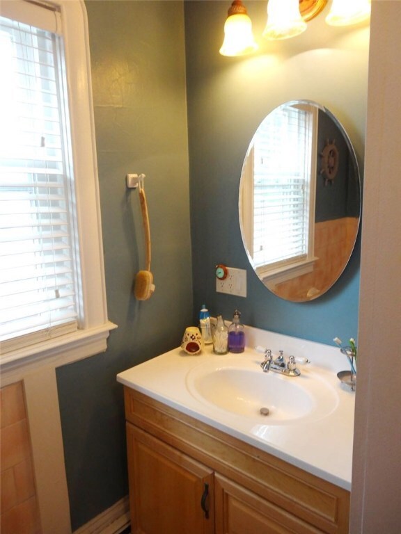 1st floor bath