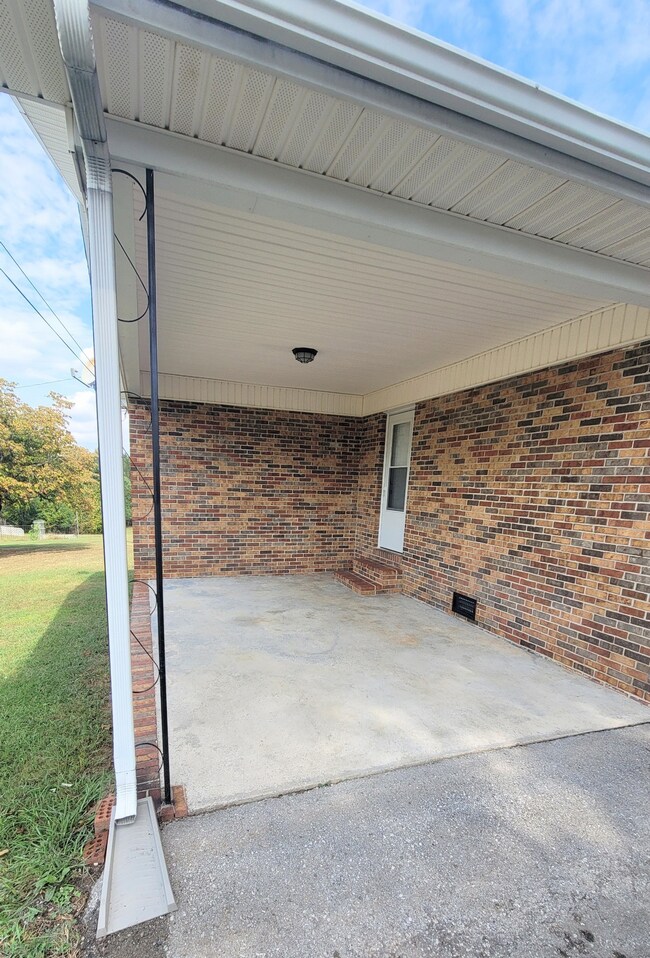 118 Lakeside Dr, Rock Island, TN 38581 - photo 3
