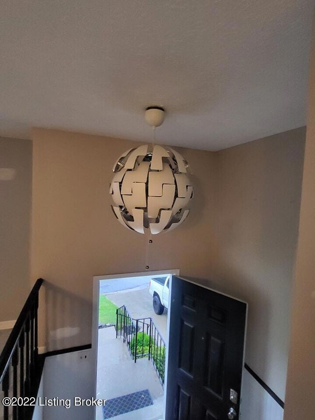 8704 William Penn Way, Louisville, KY 40228 - photo 4