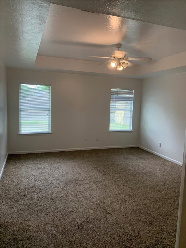 8938 Durham Manor Ln, Houston, TX 77075 - photo 7