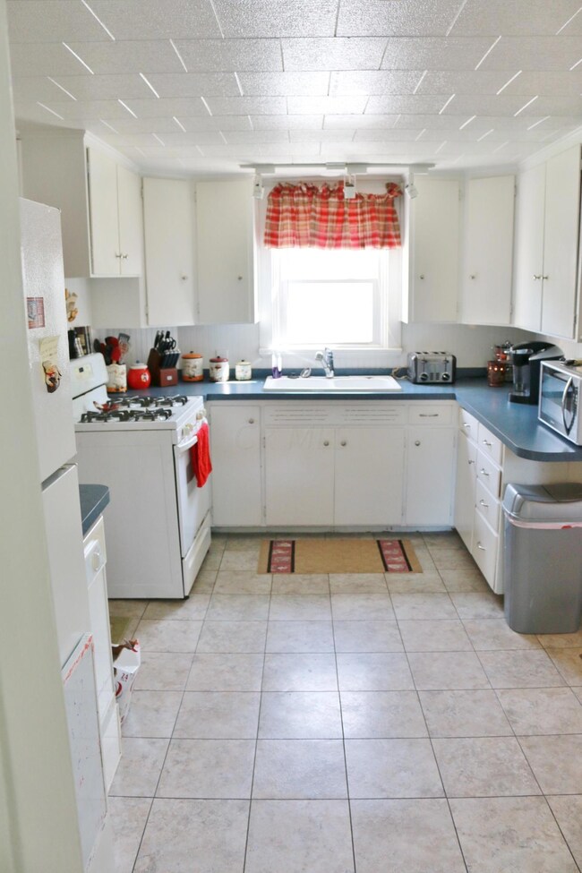 628 Milford Ave, Marysville, OH 43040 - photo 7