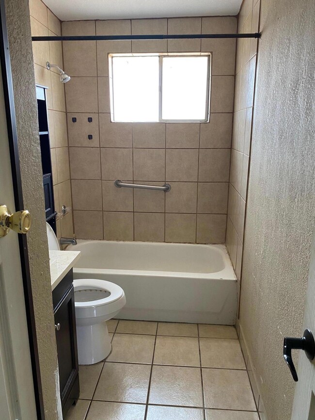 437 Mccarthy Ave, El Paso, TX 79915 - photo 6