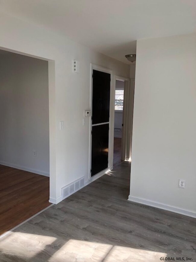 14 Hadel Rd, Schenectady, NY 12302 - photo 6