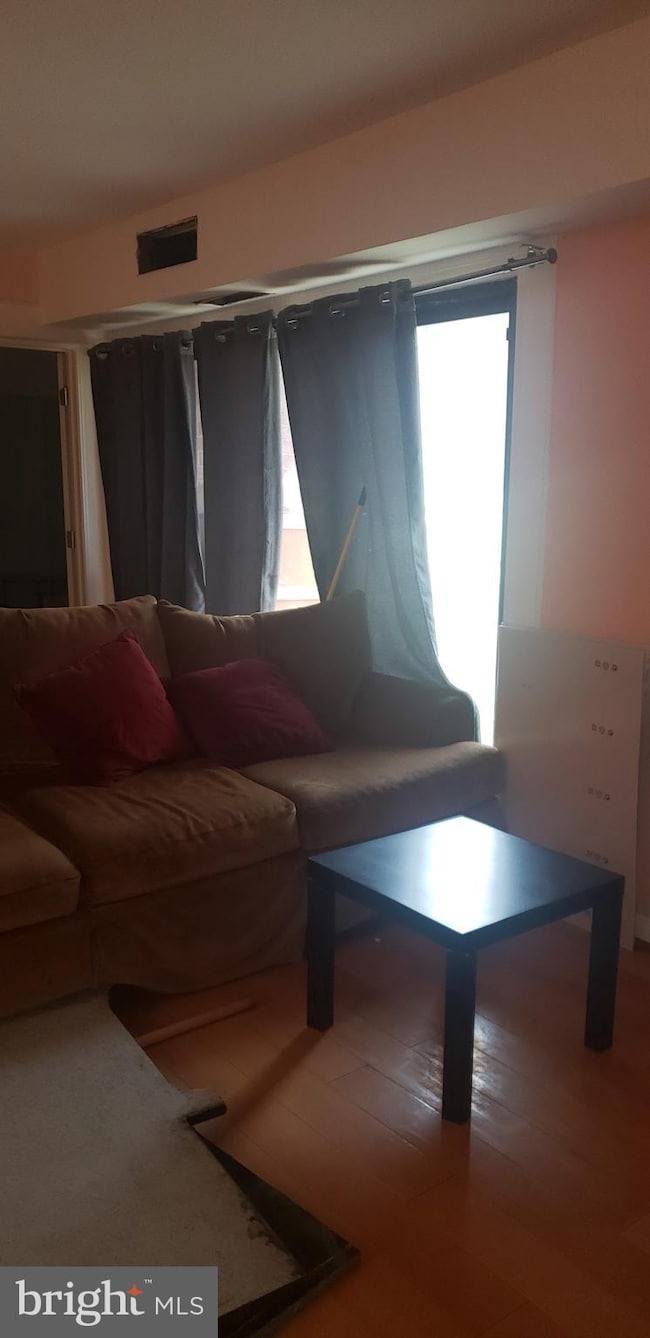 10722 West Dr unit 103, Fairfax, VA 22030 - photo 2