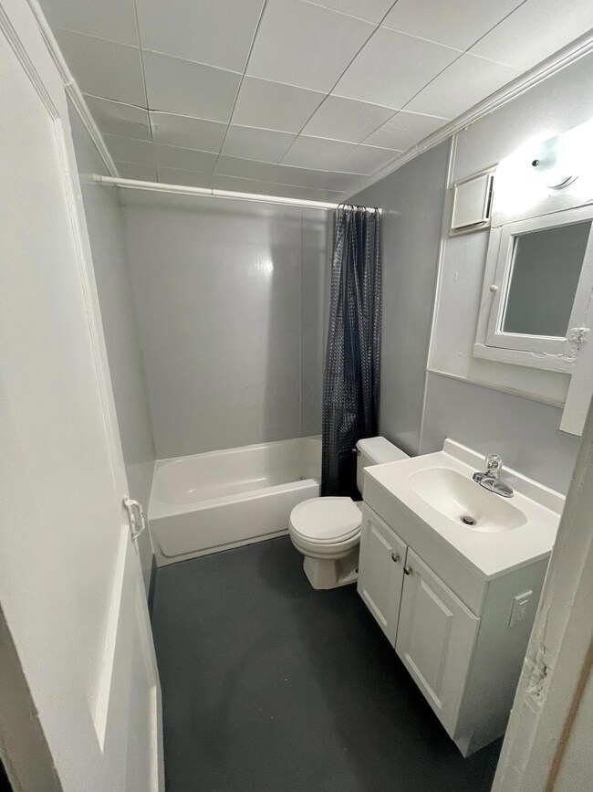 469 N Prospect St, Marion, OH 43302 - photo 4