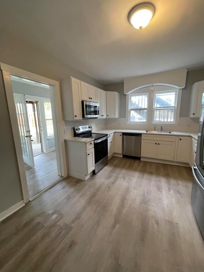 245 Washington St unit 1st fl, East Stroudsburg, PA 18301 - photo 6