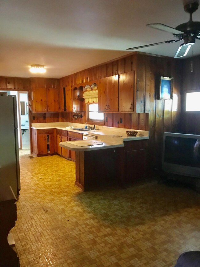 413 Shelton Rd, Manchester, TN 37355 - photo 5