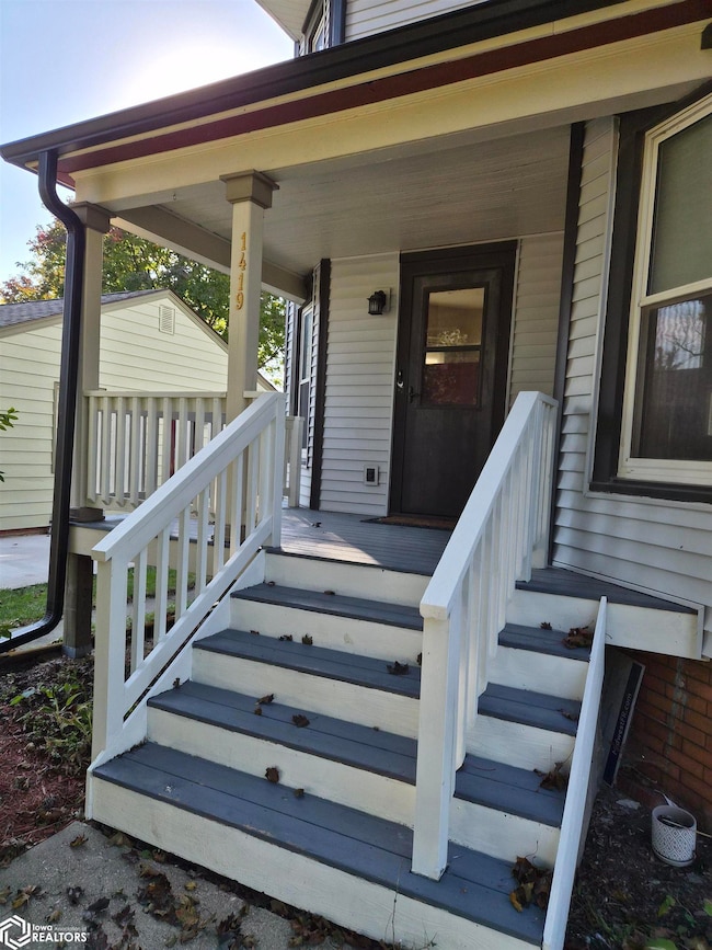 1419 West St, Grinnell, IA 50112 - photo 2