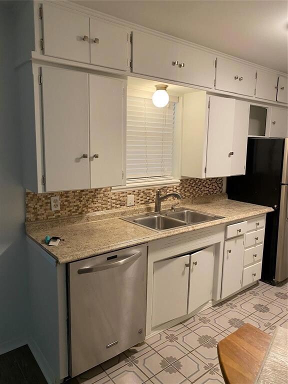 321 Fleming Dr, Hurst, TX 76053 - photo 5