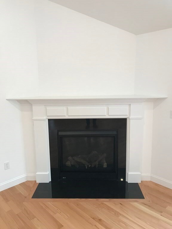 288 Old Marsh Hill Rd, Dracut, MA 01826 - photo 6