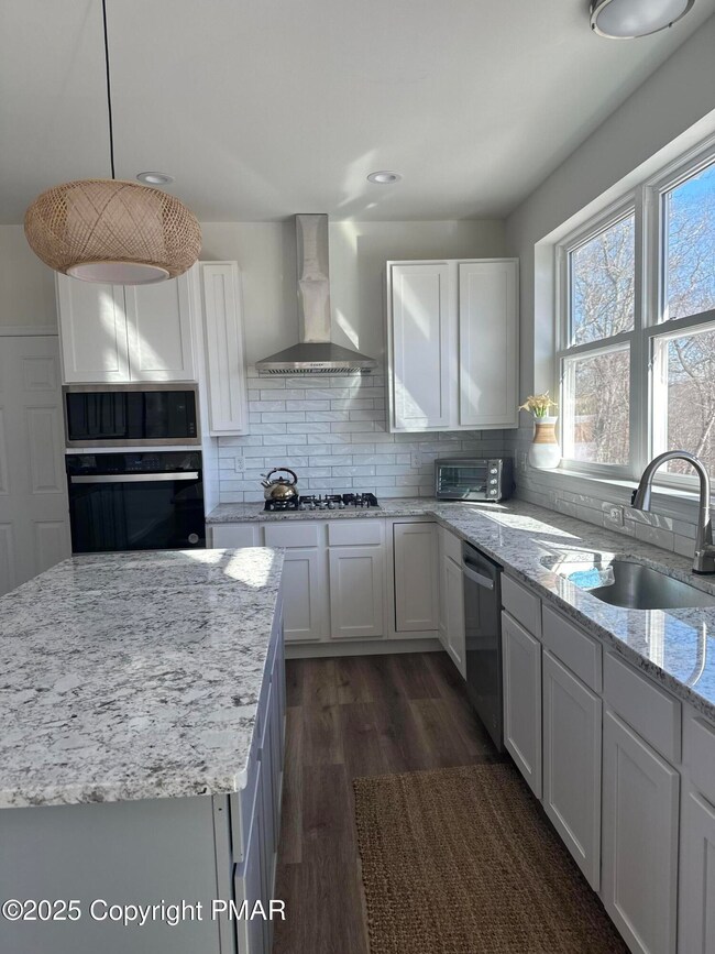 6512 Azure Ct, East Stroudsburg, PA 18301 - photo 7