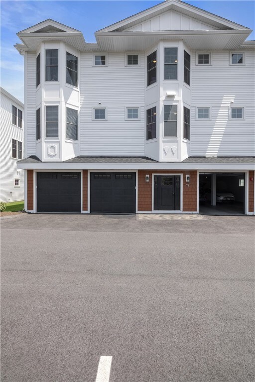 17 Clark St unit C, Westerly, RI 02891 - photo 2