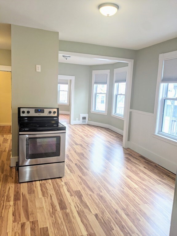 48 Leach St unit 2, Salem, MA 01970 - photo 4