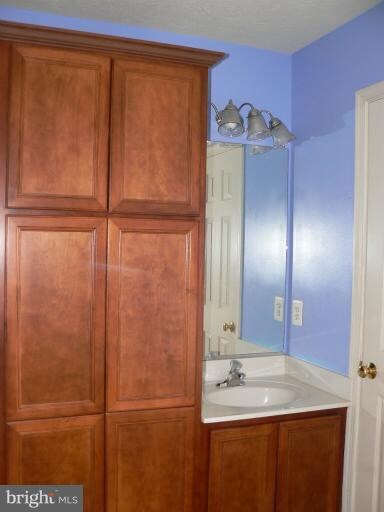 35314 Gosling Ln, Locust Grove, VA 22508 - photo 2