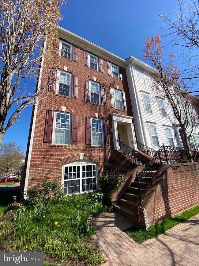 1607B Potomac Greens Dr, Alexandria, VA 22314 - photo 3