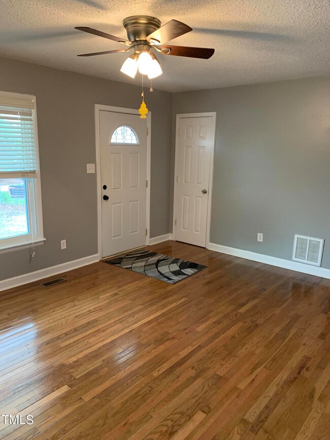 Livingroom (Front door view)