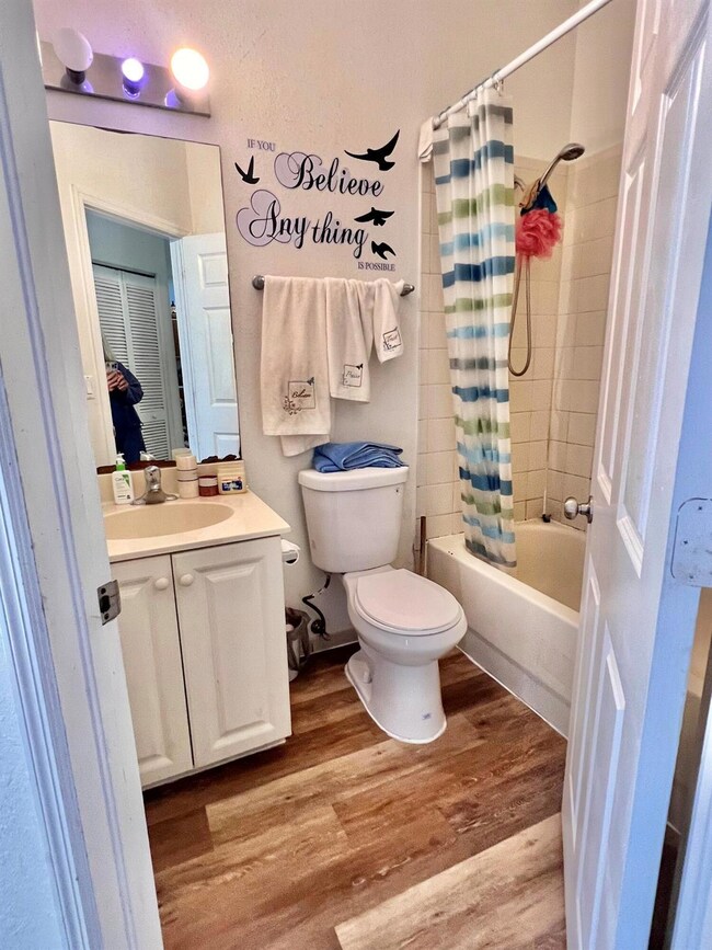 2010 Freeport Dr unit 4104, Riviera Beach, FL 33404 - photo 6