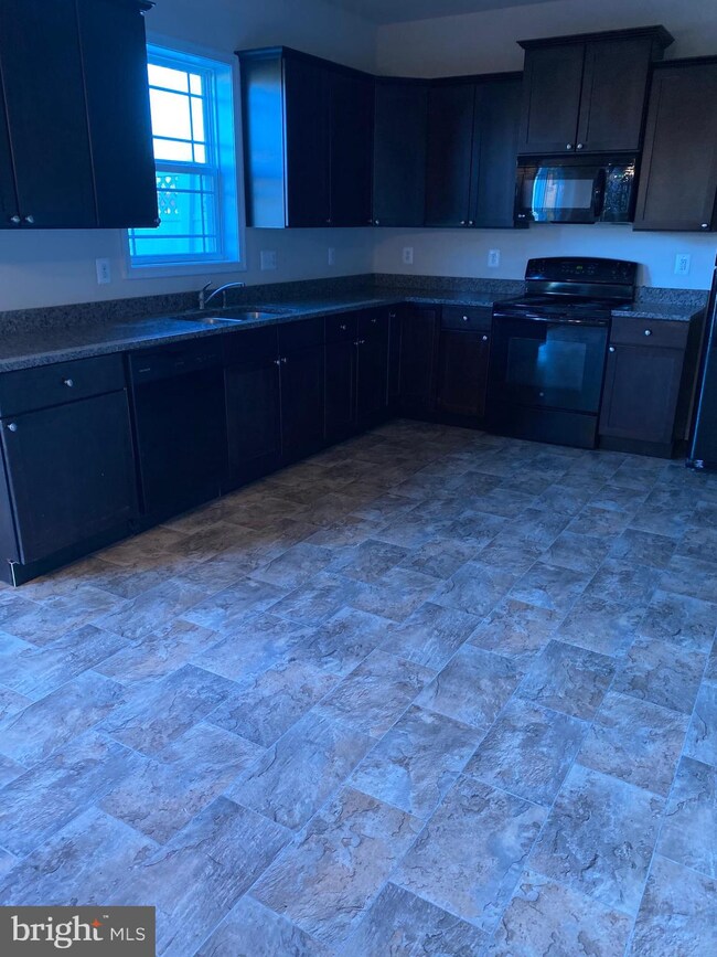 3669 Oakley Ln, Greencastle, PA 17225 - photo 7