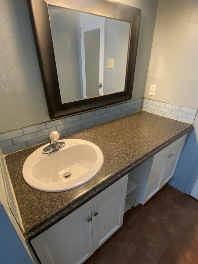 7200 T C Jester Blvd unit 4203, Houston, TX 77088 - photo 5