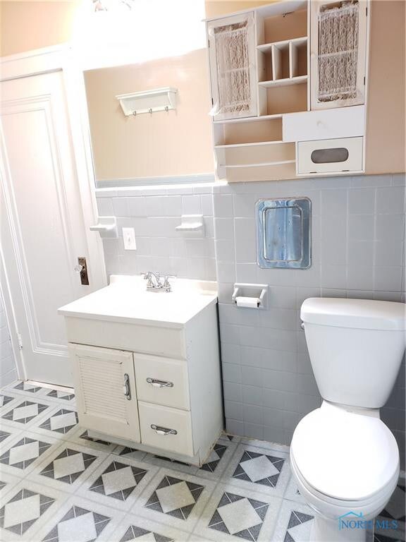 924 Waybridge Rd, Toledo, OH 43612 - photo 4