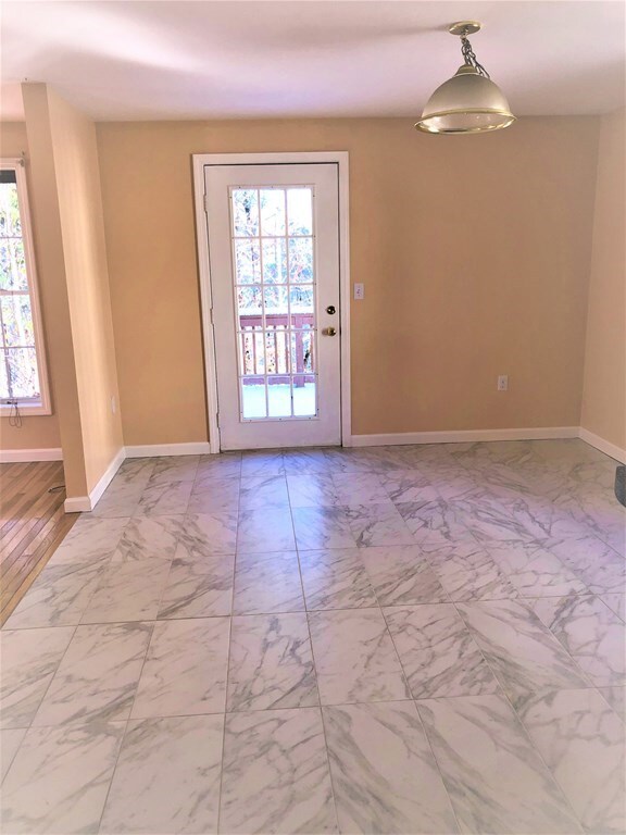 107 Barbara Ln, Hudson, NH 03051 - photo 6