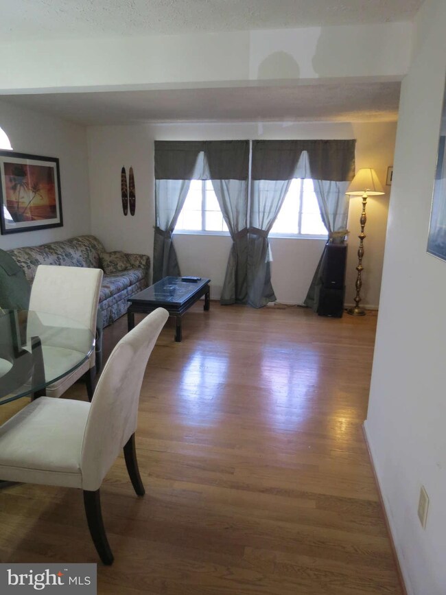 4246 Crosswood Dr, Burtonsville, MD 20866 - photo 3