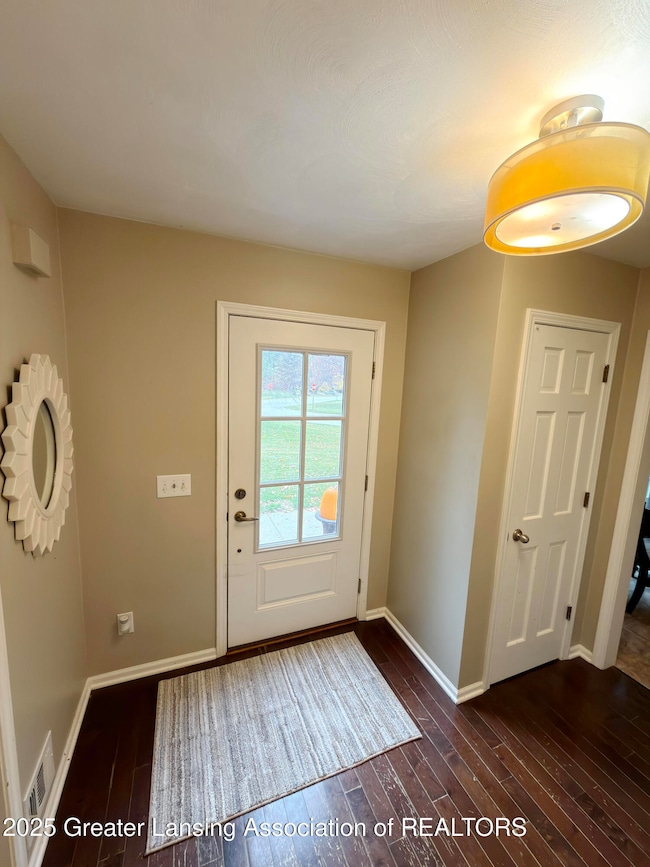 1572 Wenonah Dr, Okemos, MI 48864 - photo 4