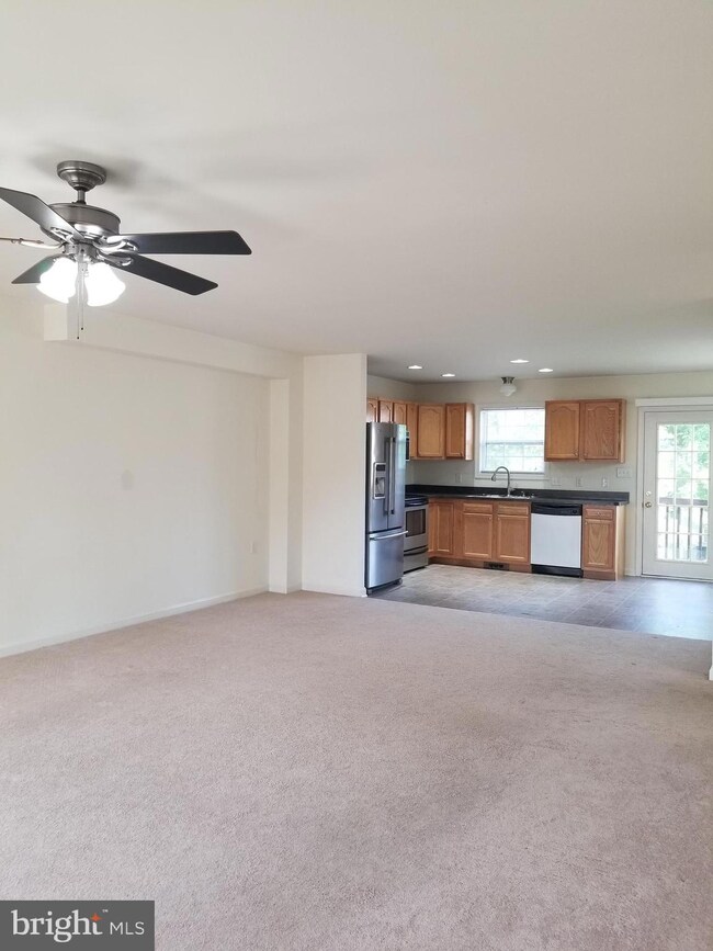 308 E 5th Ave, Ranson, WV 25438 - photo 4