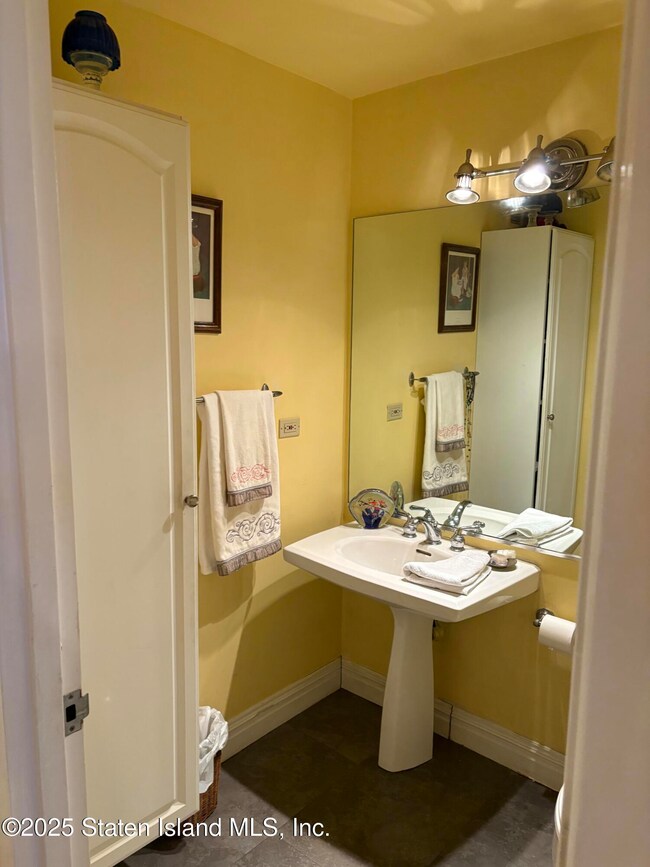 80 Bay Street Landing unit 4L, Staten Island, NY 10301 - photo 4