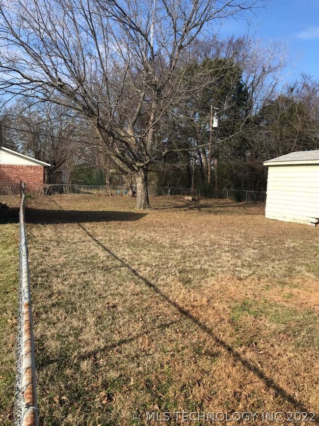 605 N E St, Eufaula, OK 74432 - photo 7