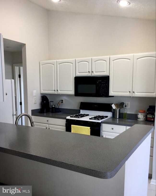 8365 Cypress Mill Rd, Nottingham, MD 21236 - photo 5