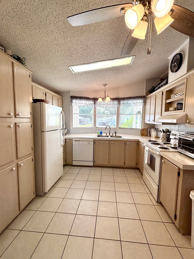 9410 Birdie Cir unit 484E, Lakeland, FL 33810 - photo 3