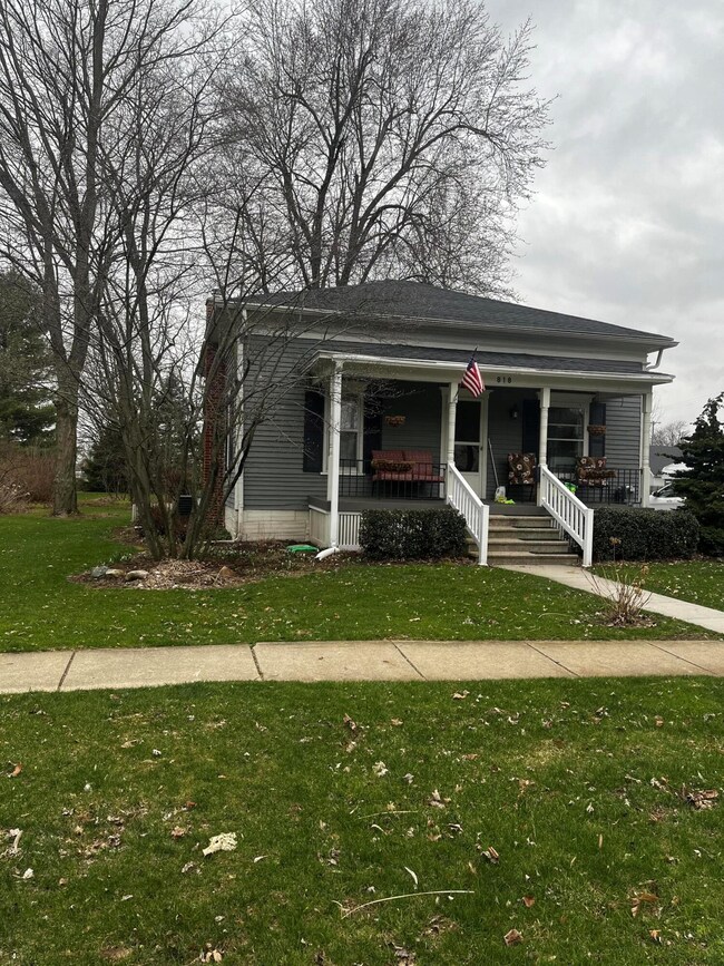 818 Degroff St, Grand Ledge, MI 48837 - photo 6