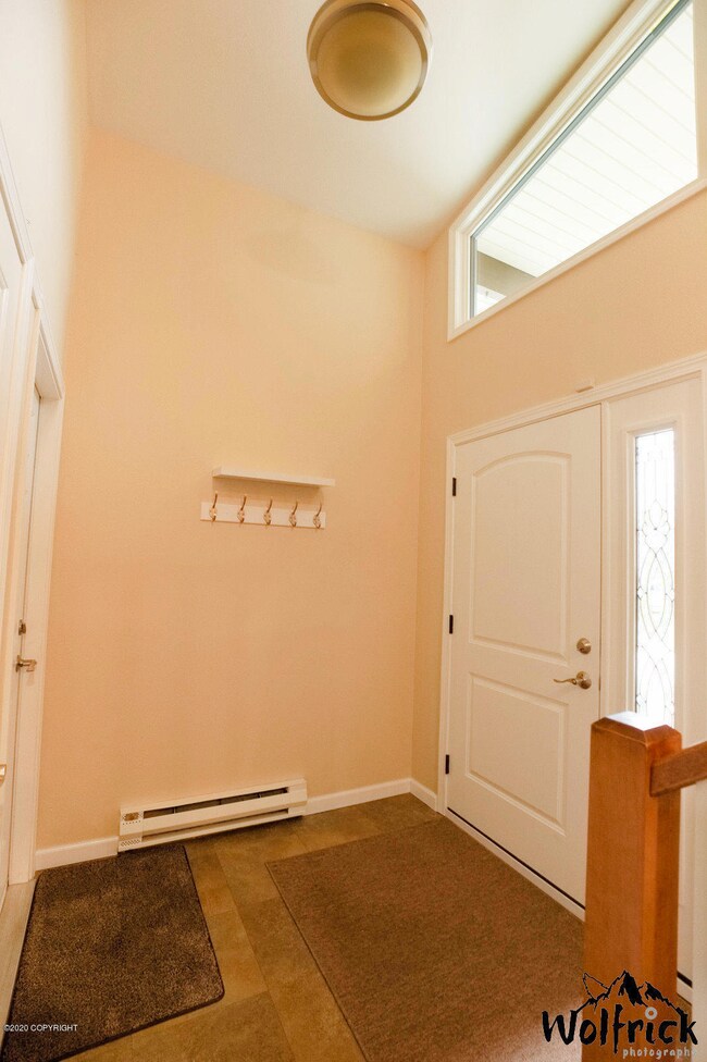 9300 Bothwell Entry (5)