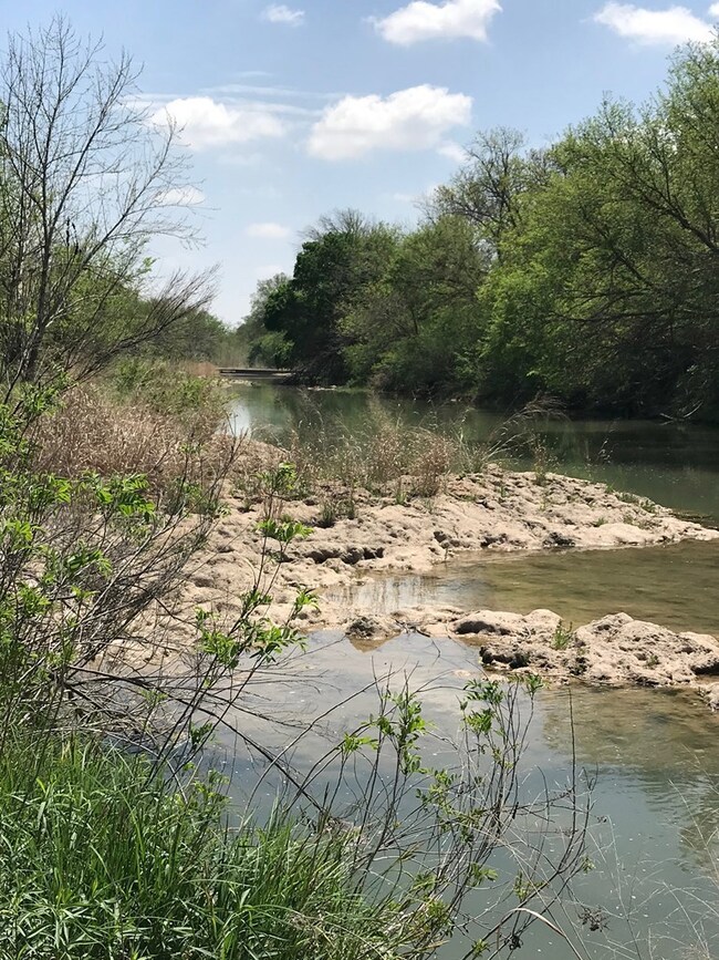 5025 S State Highway 16, Fredericksburg, TX 78624 - photo 2