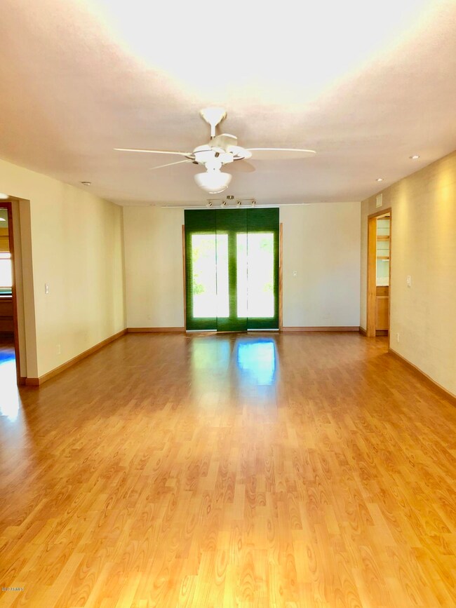 2067 E Cairo Dr, Tempe, AZ 85282 - photo 4