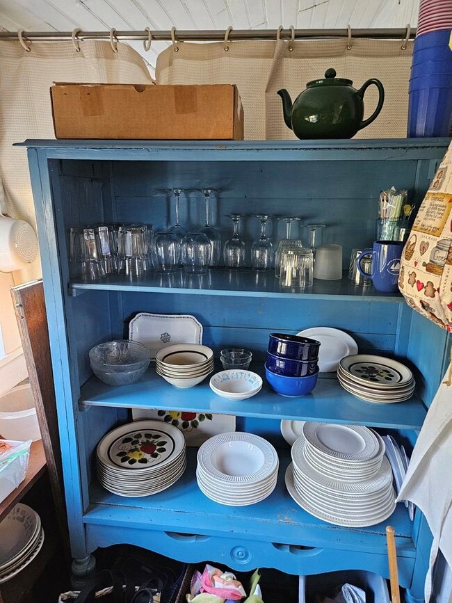 5372 Deep Hole Rd, Chincoteague Island, VA 23336 - photo 7