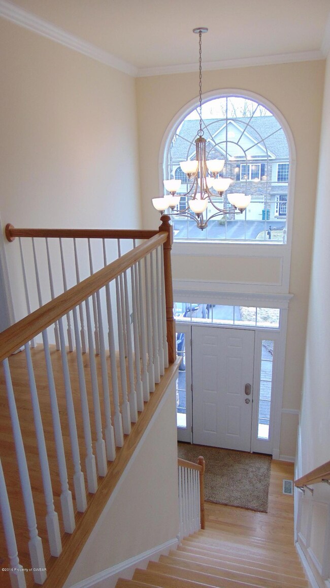 222 Twins Ln, Mountain Top, PA 18707 - photo 2