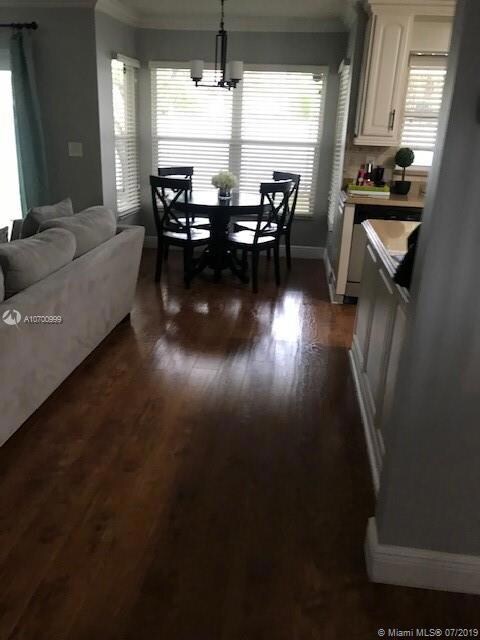 Family Room /Breakfast Nook