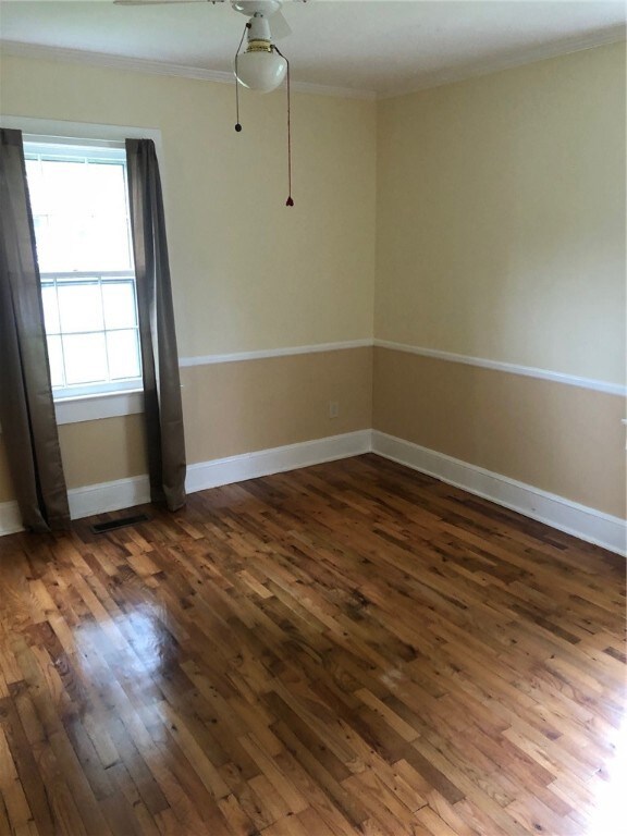 208 N Catherine St, Walhalla, SC 29691 - photo 5