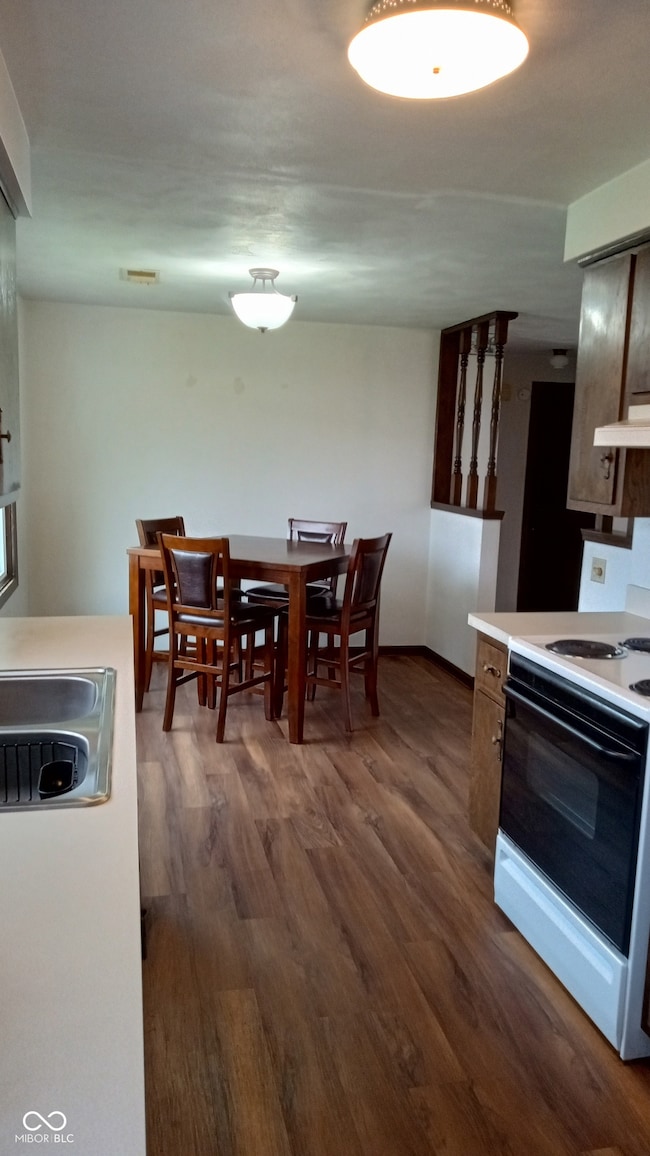 2033 Alhambra Ct unit B, Anderson, IN 46013 - photo 6