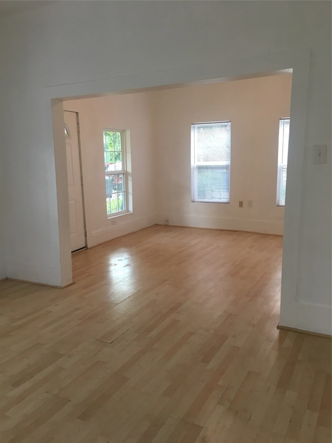 2416 Stuart St, Houston, TX 77004 - photo 3