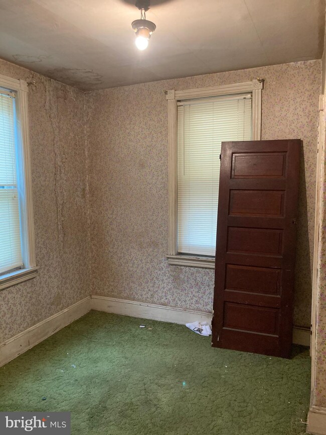 2818 Lefevre St, Philadelphia, PA 19137 - photo 5