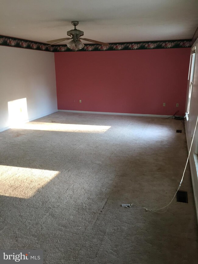 5872 Timber Ridge Rd, Berkeley Springs, WV 25411 - photo 4