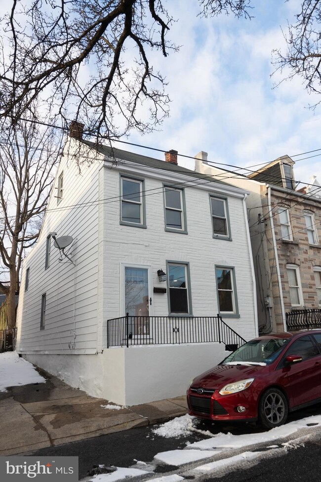 453 Saint Joseph St, Lancaster, PA 17603 - photo 3